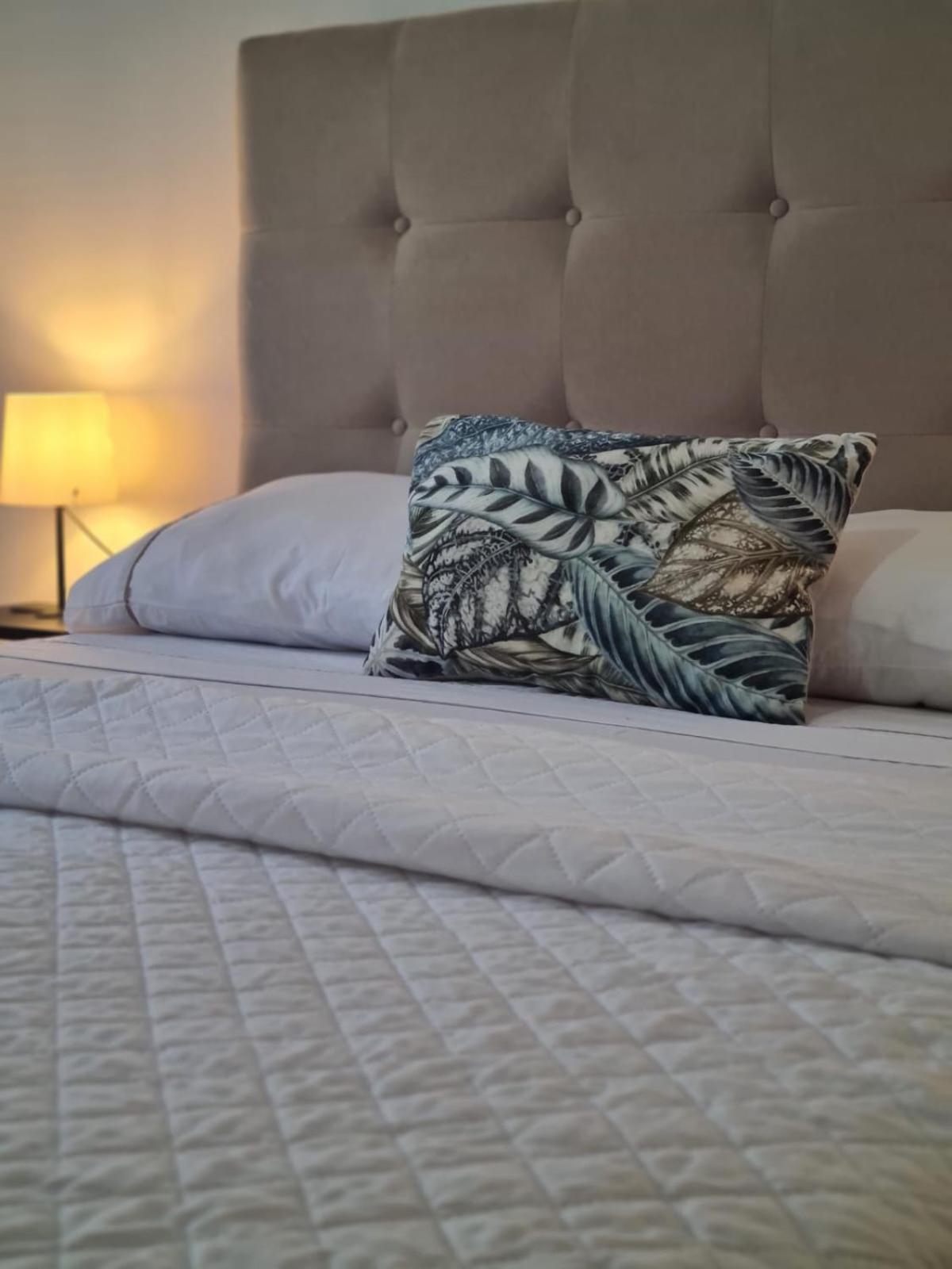 Harbour'S Way, Spacious And Cosy Apartment, With Ac Olhão Kültér fotó
